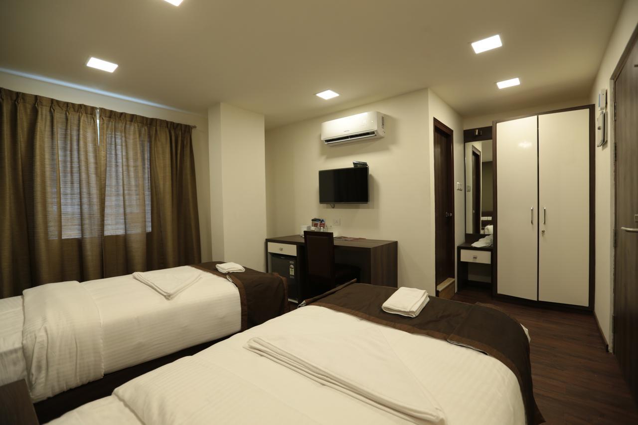 Hotel Royal Inn - Electronic City バンガロール エクステリア 写真